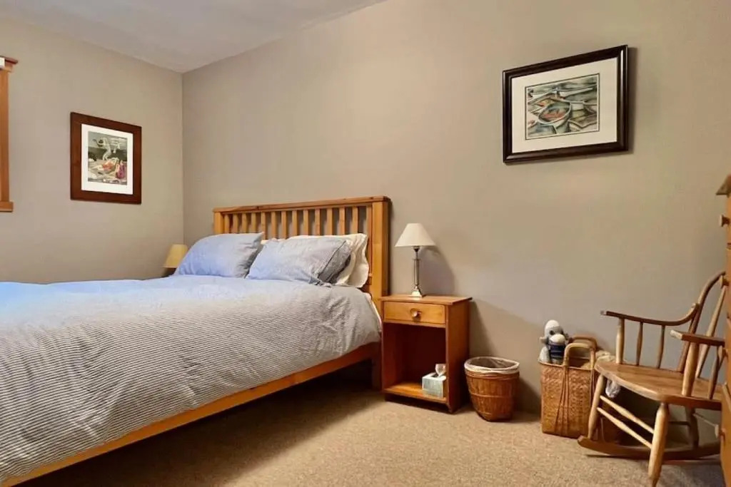 Beautiful 2 bedroom home with ocean and sunset views