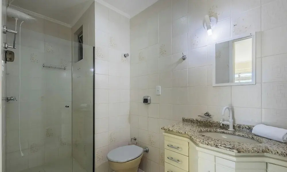 2 Bdrm apt 250m From the Beach in Center Sdc0601