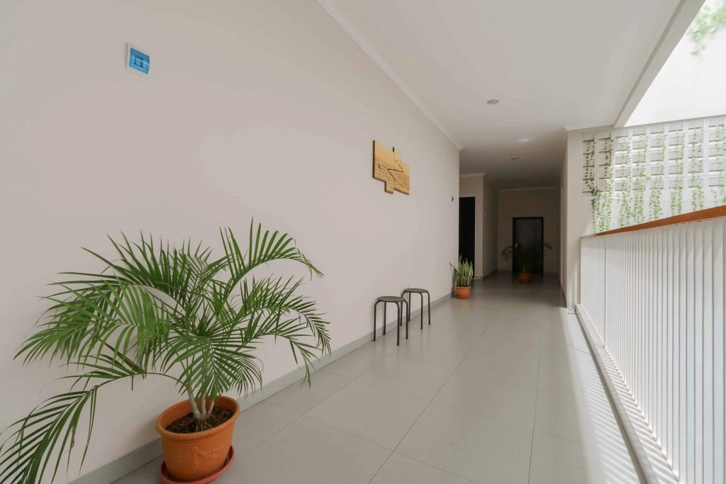Palm Eight Mitra RedDoorz