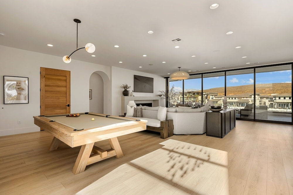 The Oasis Utah 8 Bedroom Home