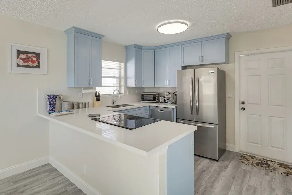 Walk to Shops & Eats, 3 Mi to Beach! Hollywood Gem