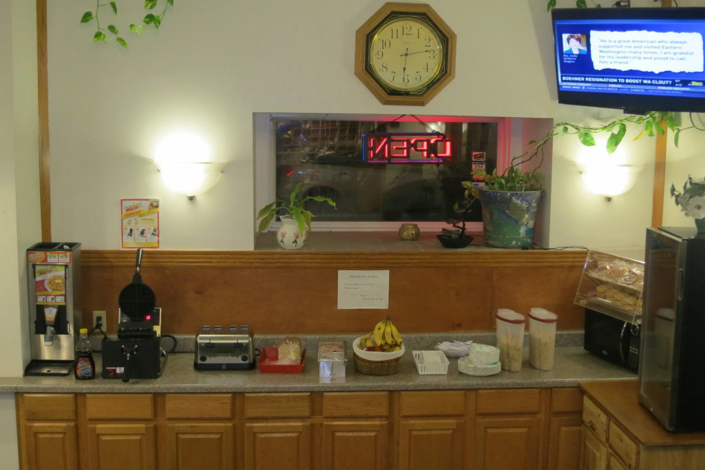 Bay City Inn