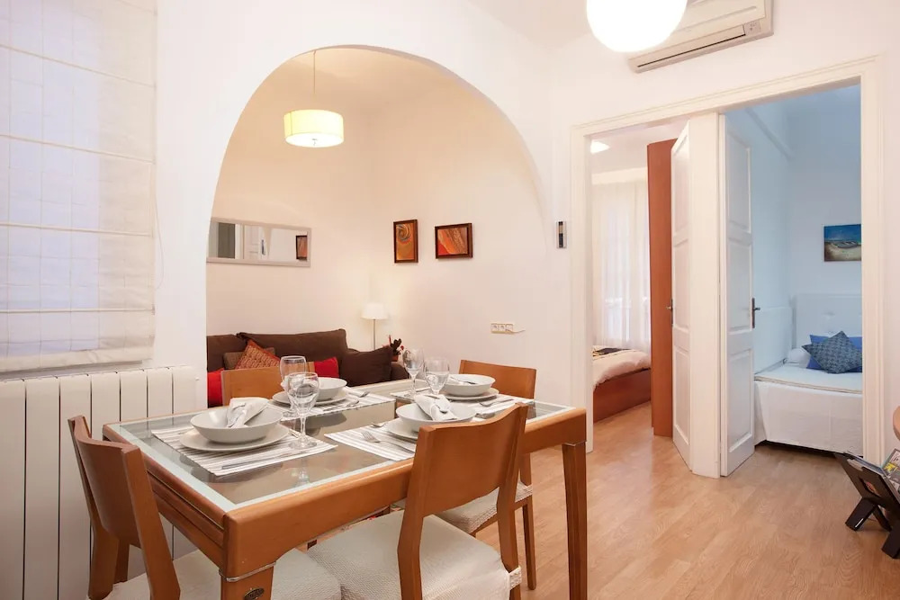 Sagrada Gaudi 2BD