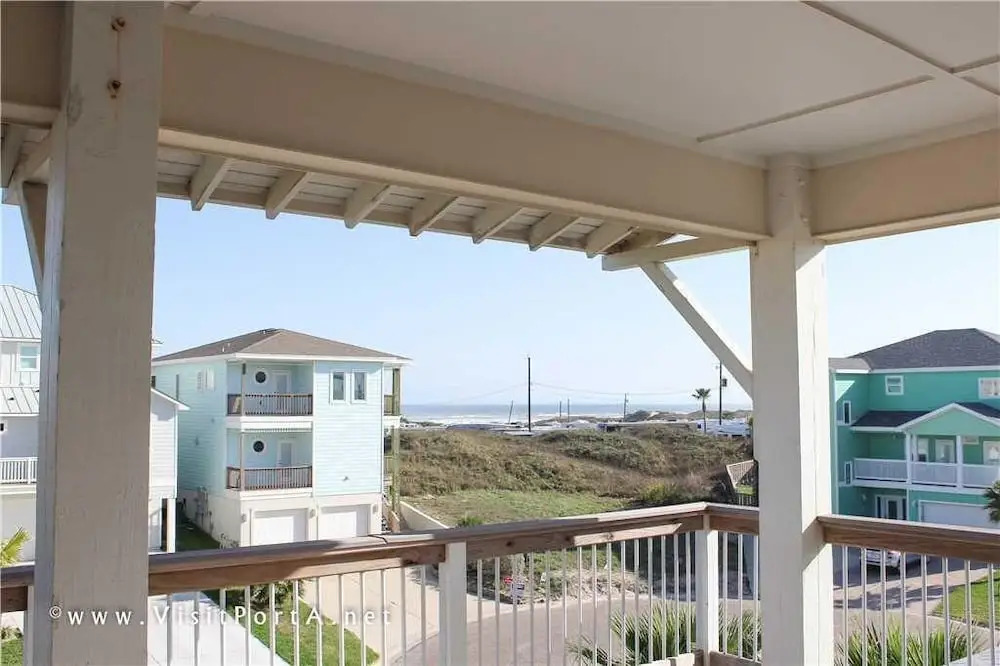 Gone Coastal - 4 Br home by RedAwning