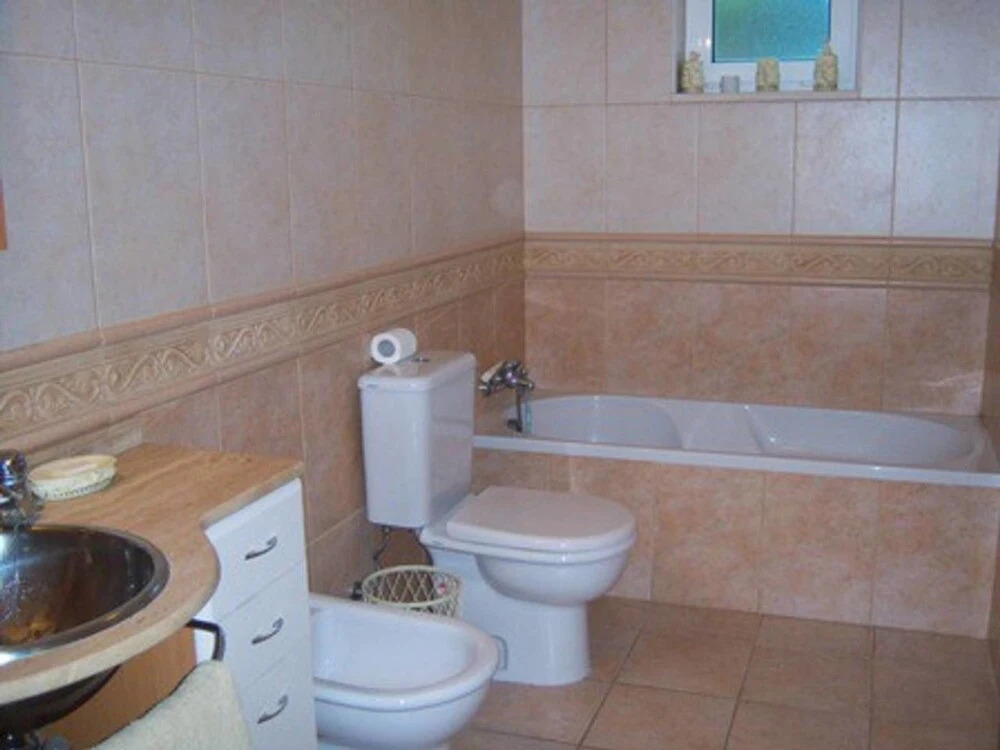 Beautiful detached villa with private pool, Fibre Wi-fi, garden, games room & BBQ