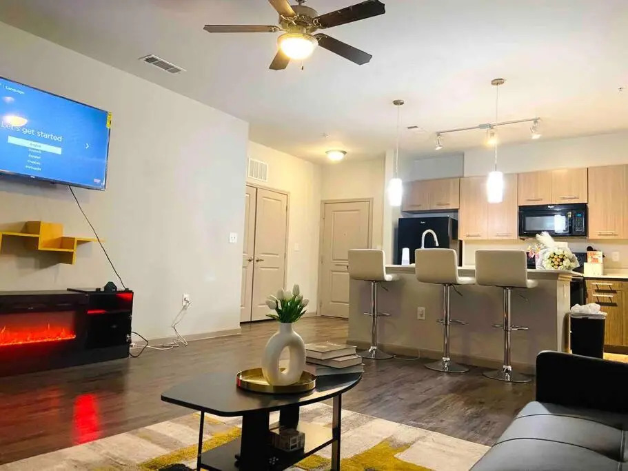 Downtown Luxury Apartment