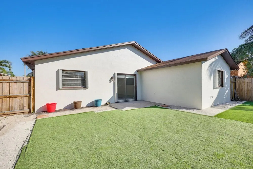 Walk to Shops & Eats, 3 Mi to Beach! Hollywood Gem