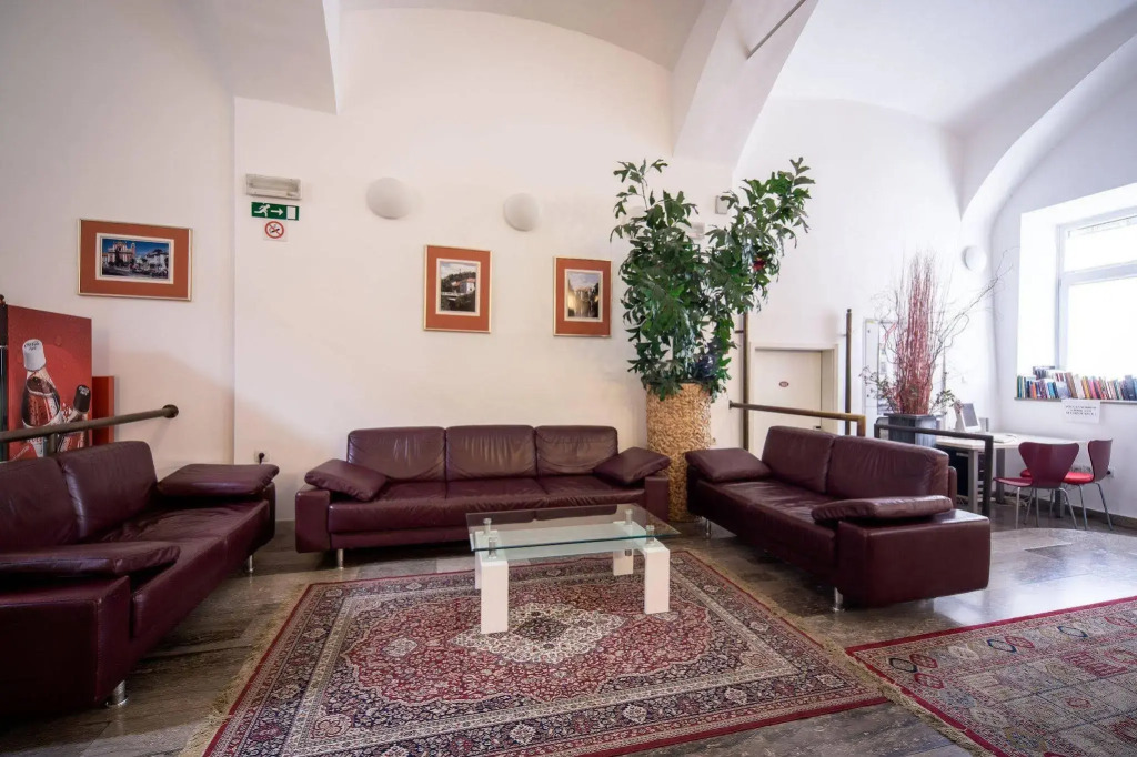 Hotel Emonec