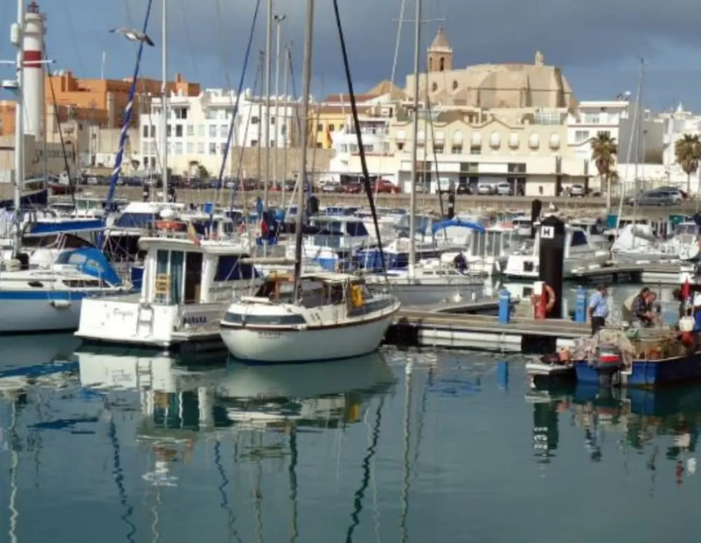 Cadiz 101894 3 Bedroom Apartment By Mo Rentals