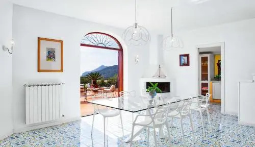Villa Chez Piè Panoramic Views Pool and Guest Services