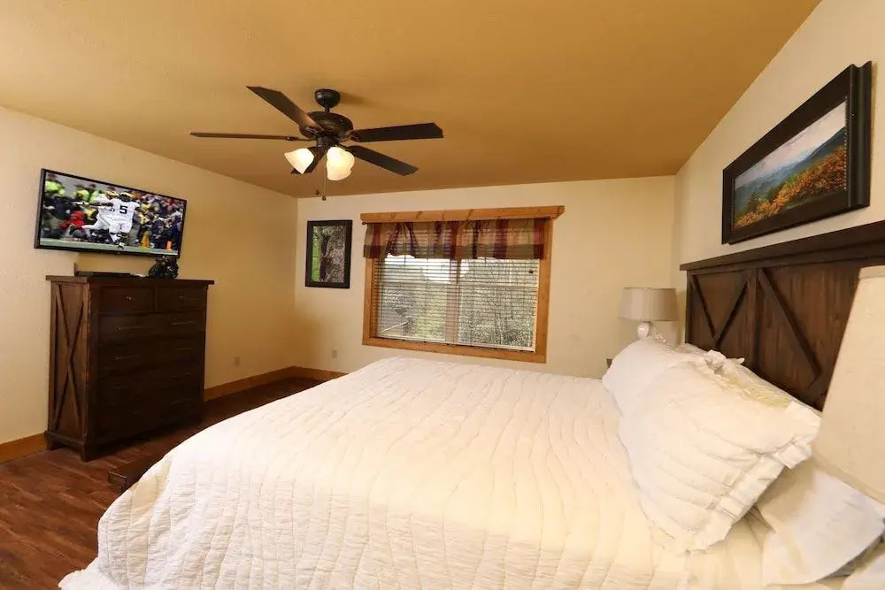 Firefly Nights 5 Bedrooms 5 Bathrooms Cabin