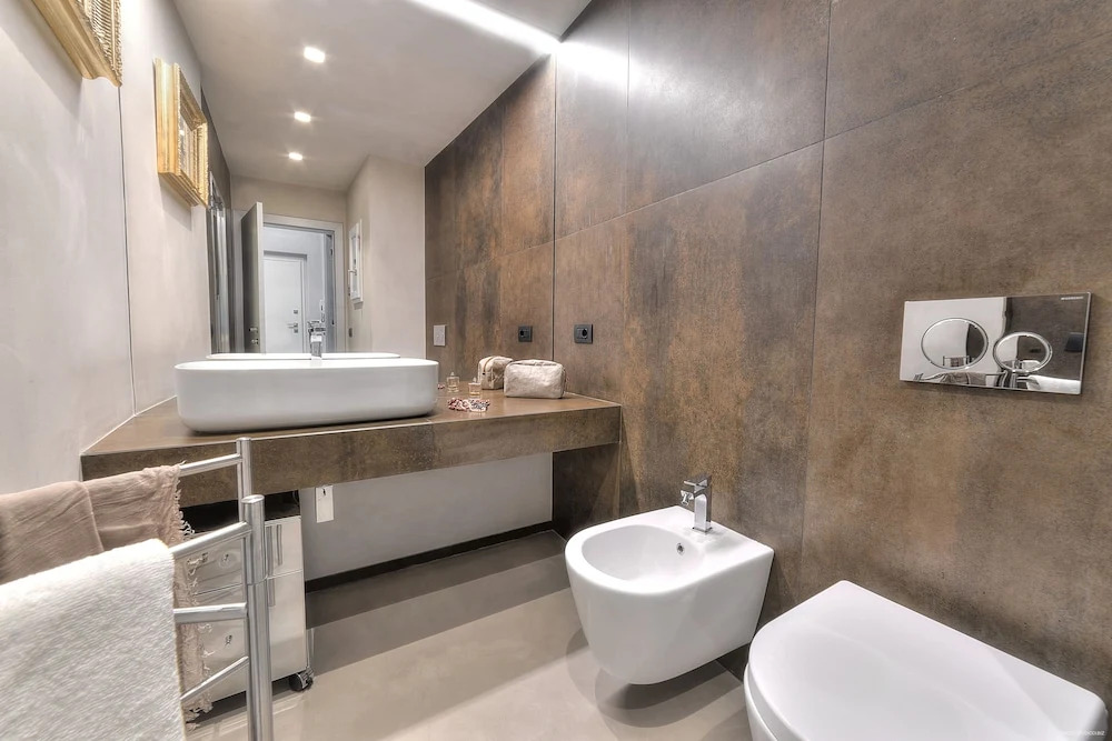 Stone Walls Deluxe