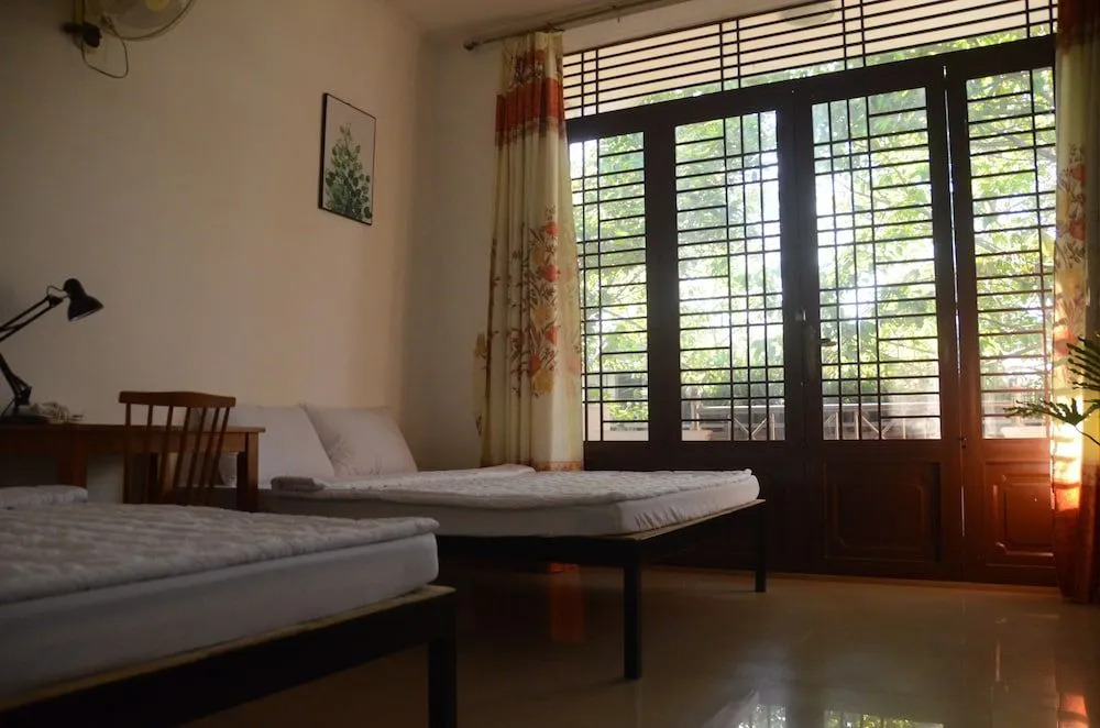 Hy House - Hostel