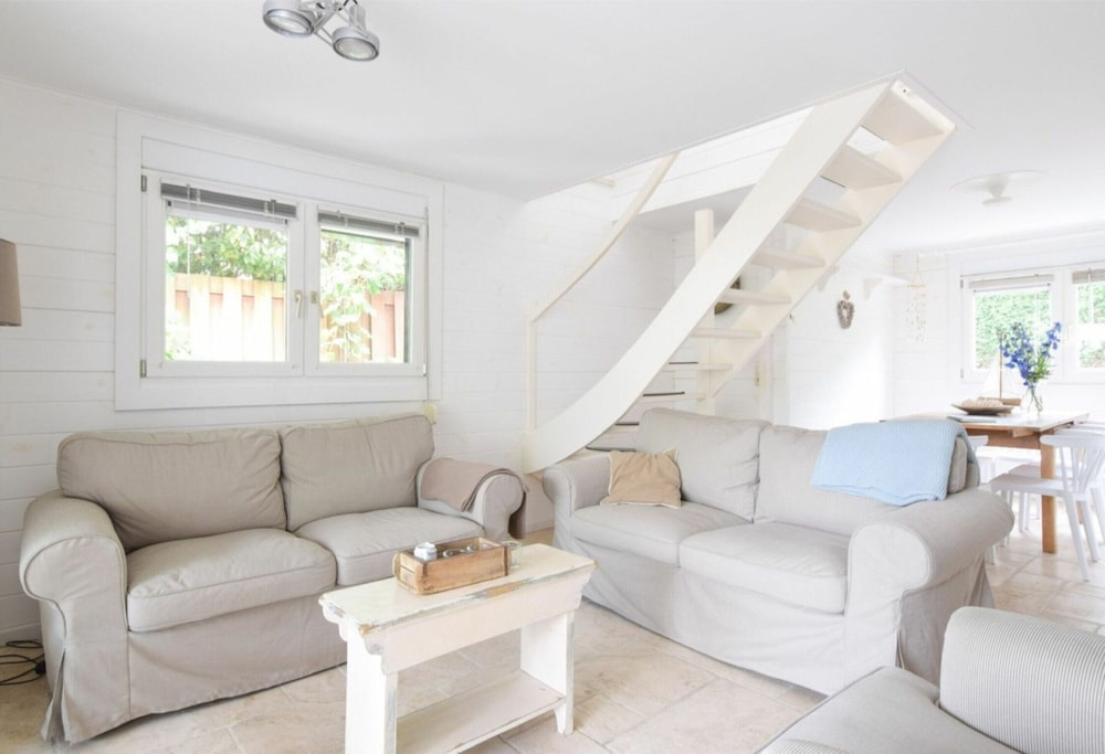 Spacious Holiday Home in Oostkapelle