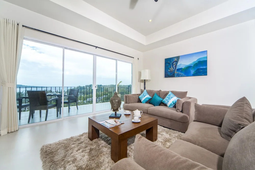 Villa Hin Fa 8 Bed Seaviews in Extensive Modern Grandeur