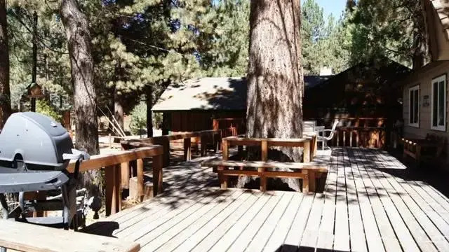 Crestwood Pines by Big Bear Cool Cabins