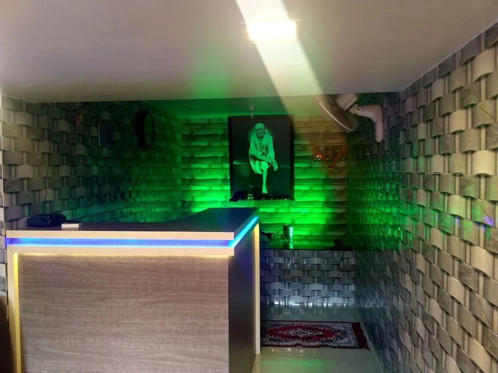 Hotel Honey Lodging