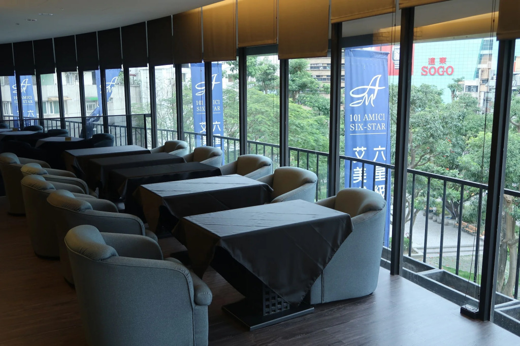 Amici hotel Six Star Hostel