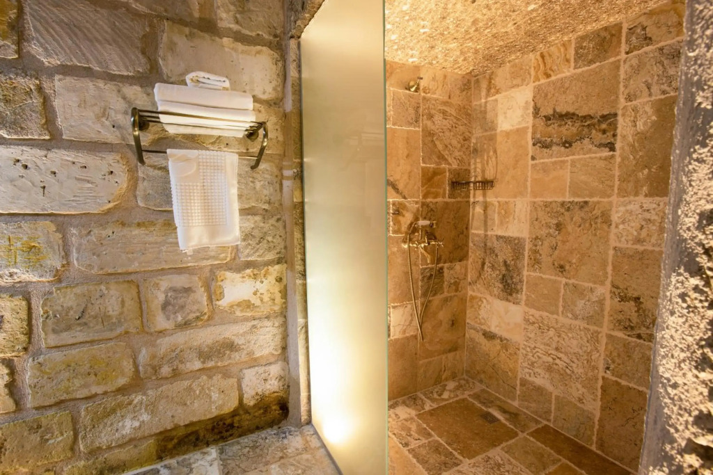 Medusa Cave Hotel