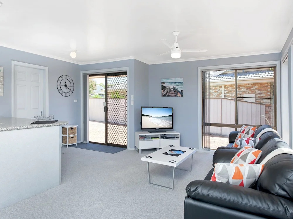 Shoreline Drive, Duplex 01,39, Little Pearl