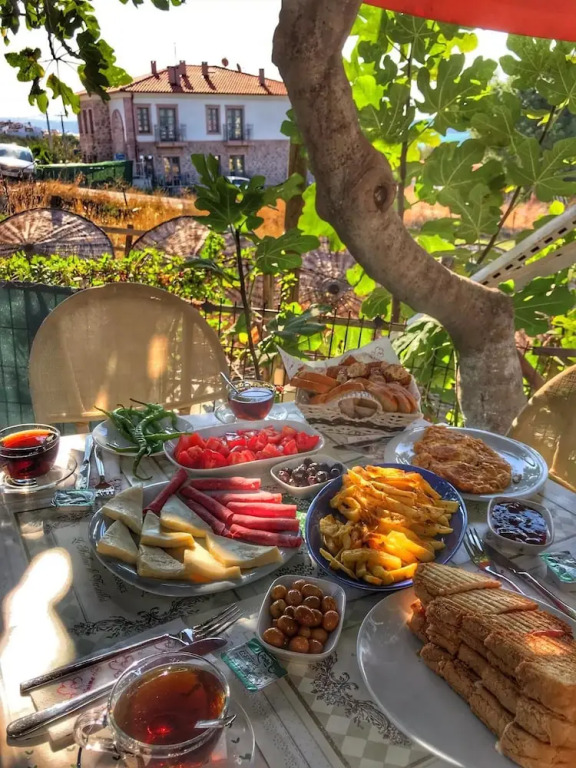 Cunda TheLara Otel