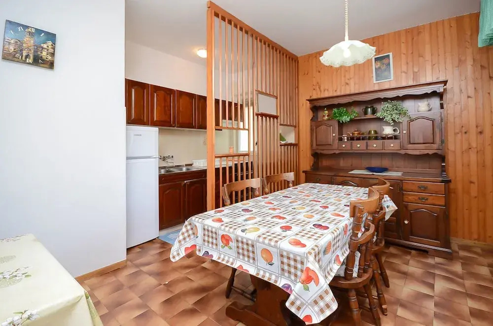 Apartments Mladen Jelica