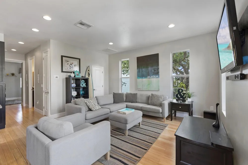 Miramar Beach House - Four Bedroom Home