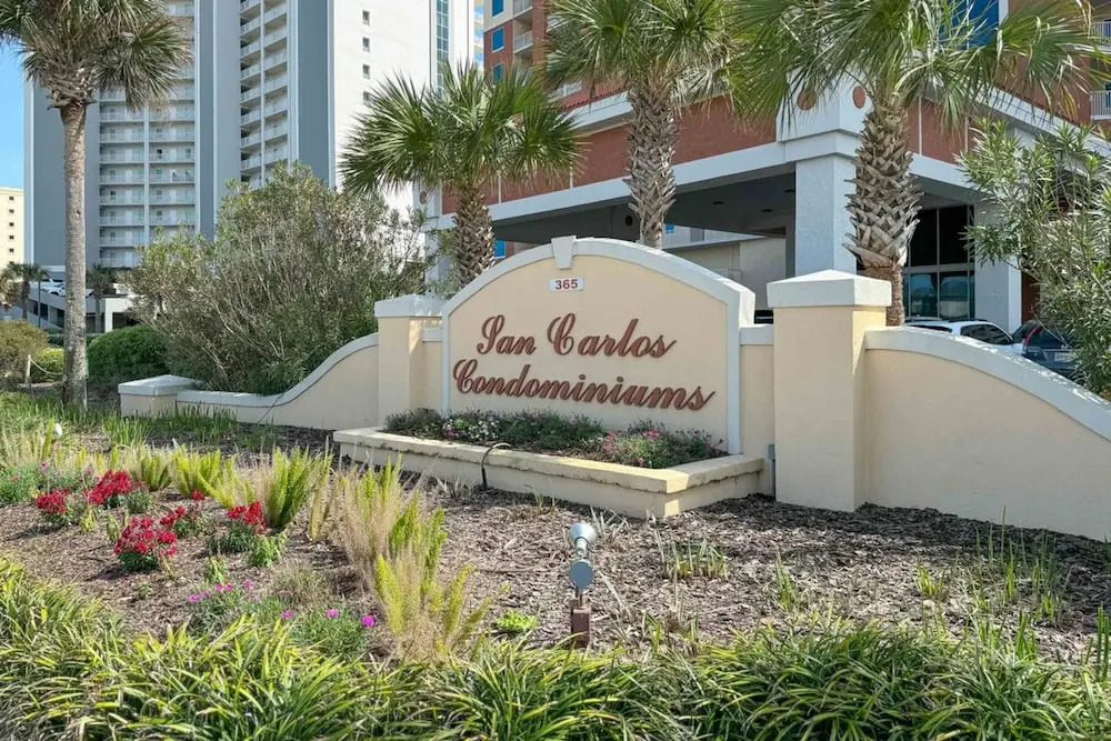 San Carlos 704