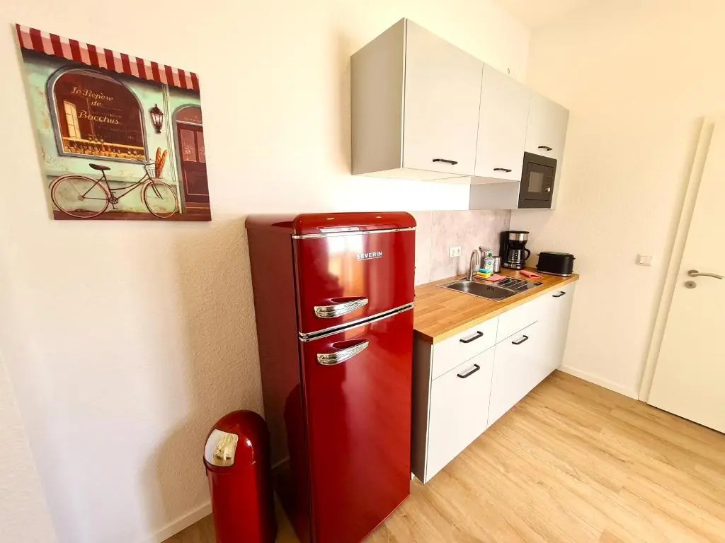 Burgunder helle und geräumige Ferienwohnung