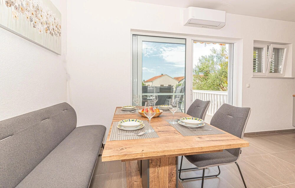 Nice Apartment in Pirovac With Wifi and 2 Bedrooms