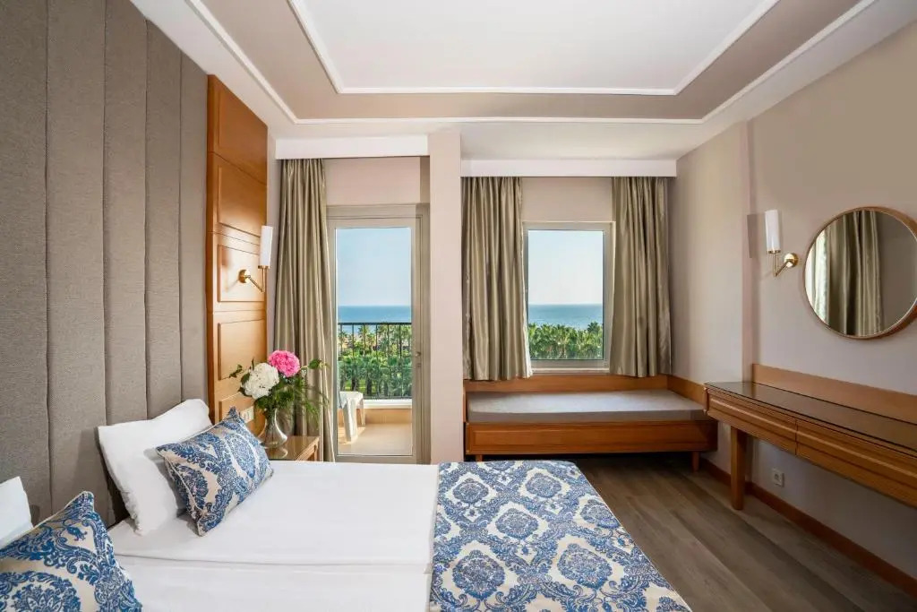 Royal Atlantis Beach