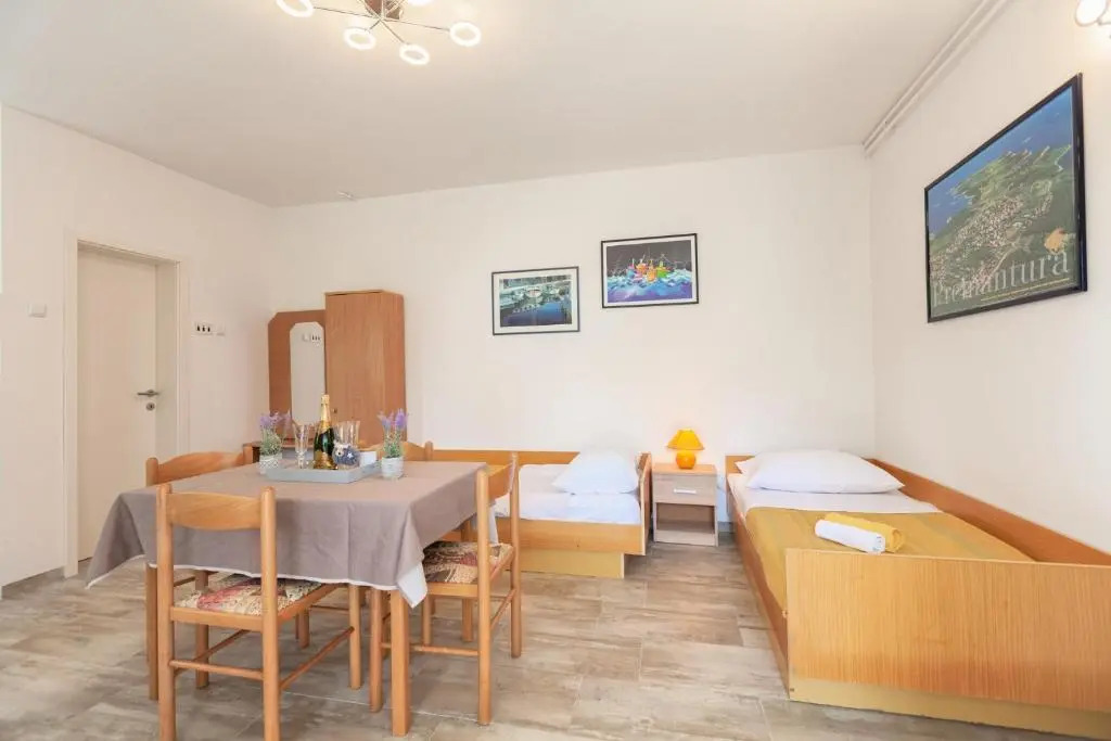 Apartment Ema