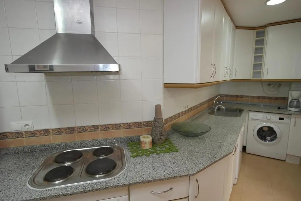 AR28-2, Bonito apartamento en primera línea