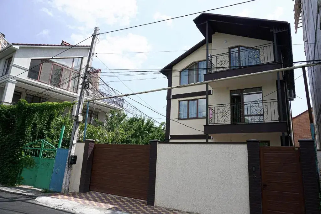 ARKADIYA HOUSE