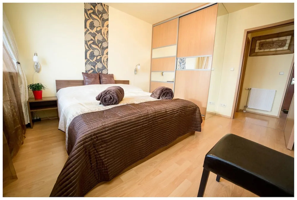 Arpad Bridge Apartments