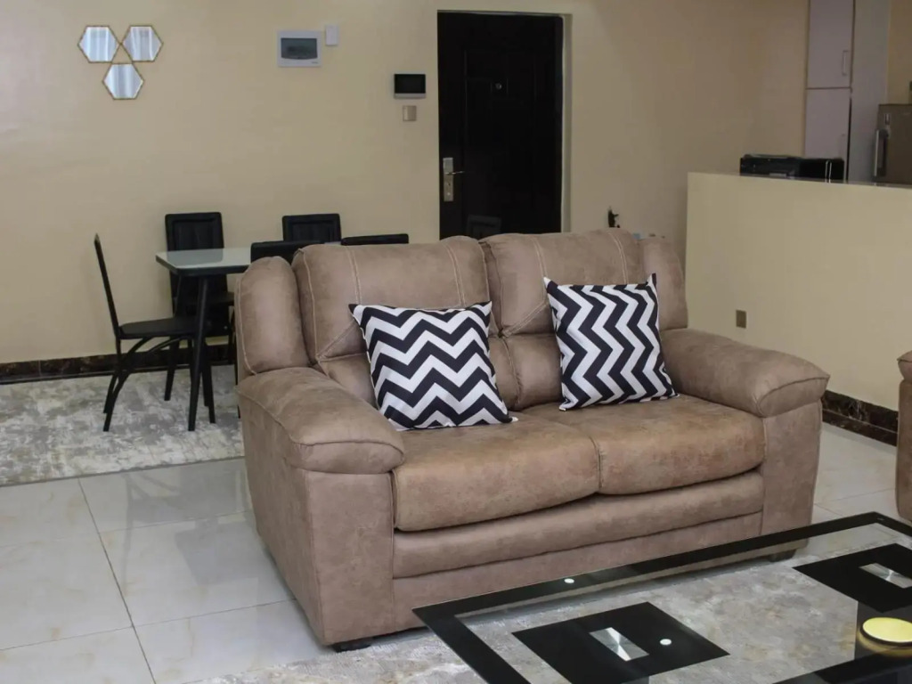 Stay.Plus Ndemi Gardens 3 Bedroom Apartment