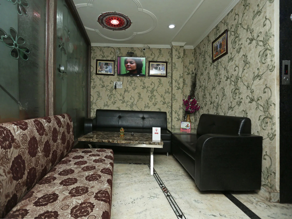 OYO 11943 Hotel Yugantar Palace