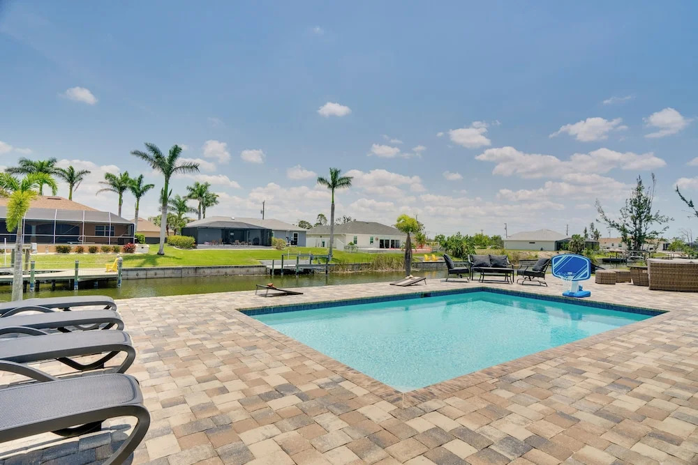 Pool & Gulf Access Canal: Chic Cape Coral Home!