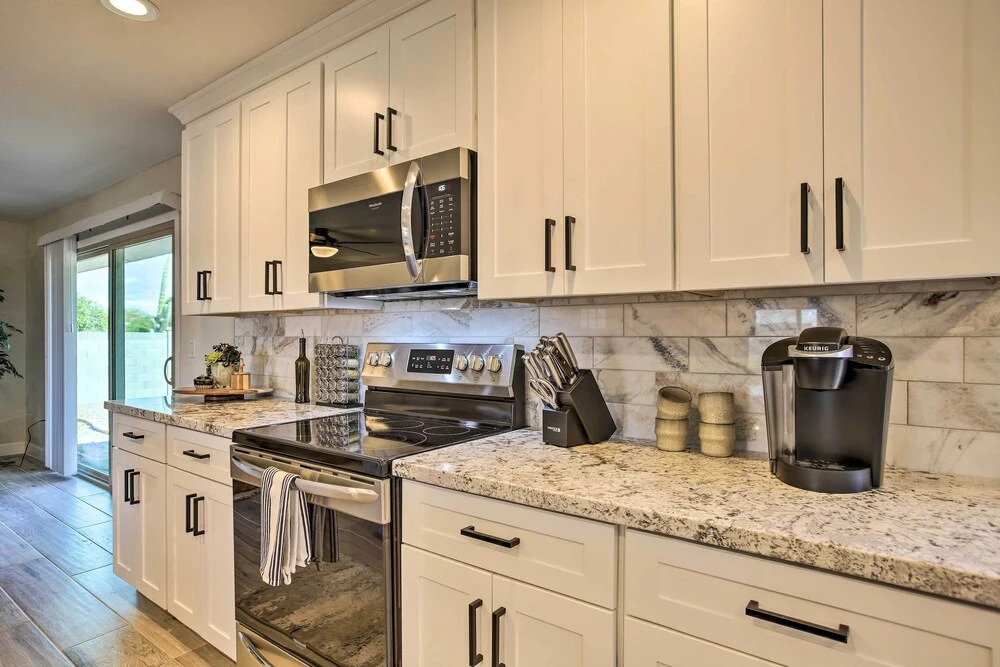 Putting Green, Community Perks: Sun City West Home