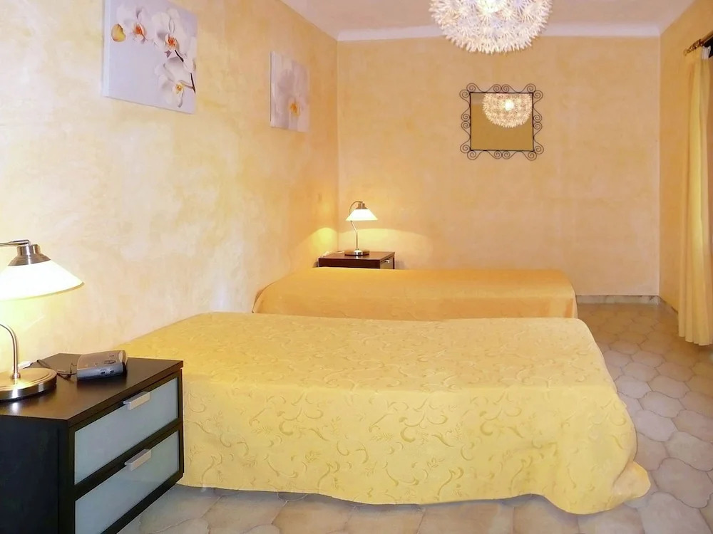 Sprawling Villa in Saint-tropez With Swimming Pool