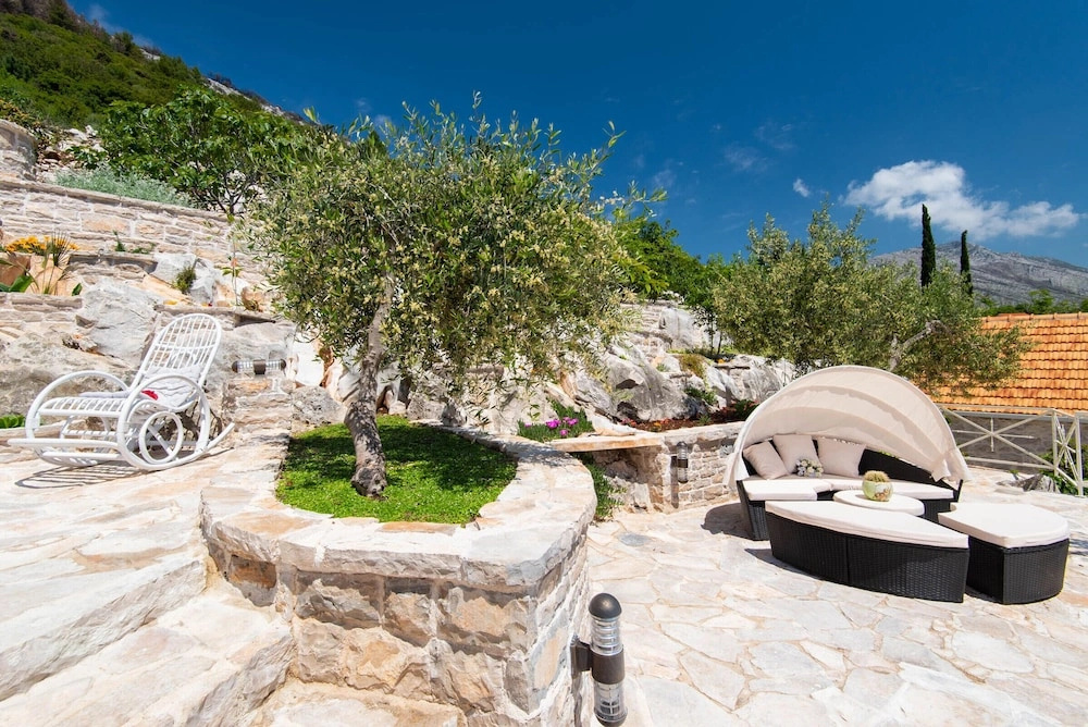 The Hidden Treasure Village - 3 Villas