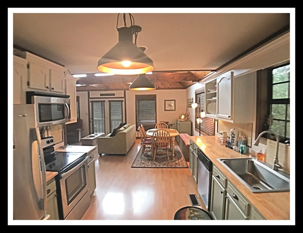 Shaconage 2 Bedrooms 1.5 Bathroom Cabin