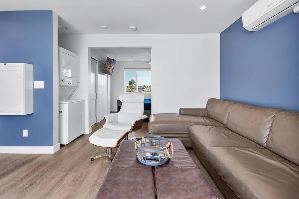 Rent Mission Beach 3Br Combo Top 2 Units