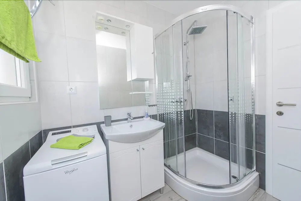 Villa Barbara-Kastela with heated pool