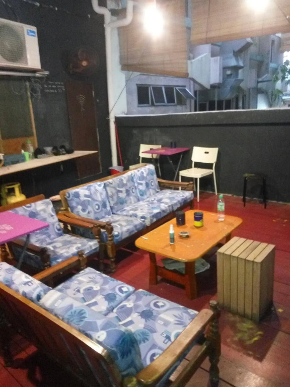 The Longhouse Travellers Inn - Hostel