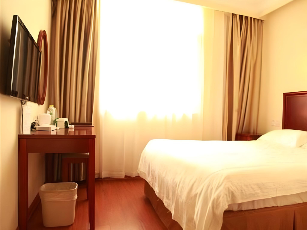 GreenTree Inn Yangzhou Jiangdu Development Zone Daqiao Town Express Hotel