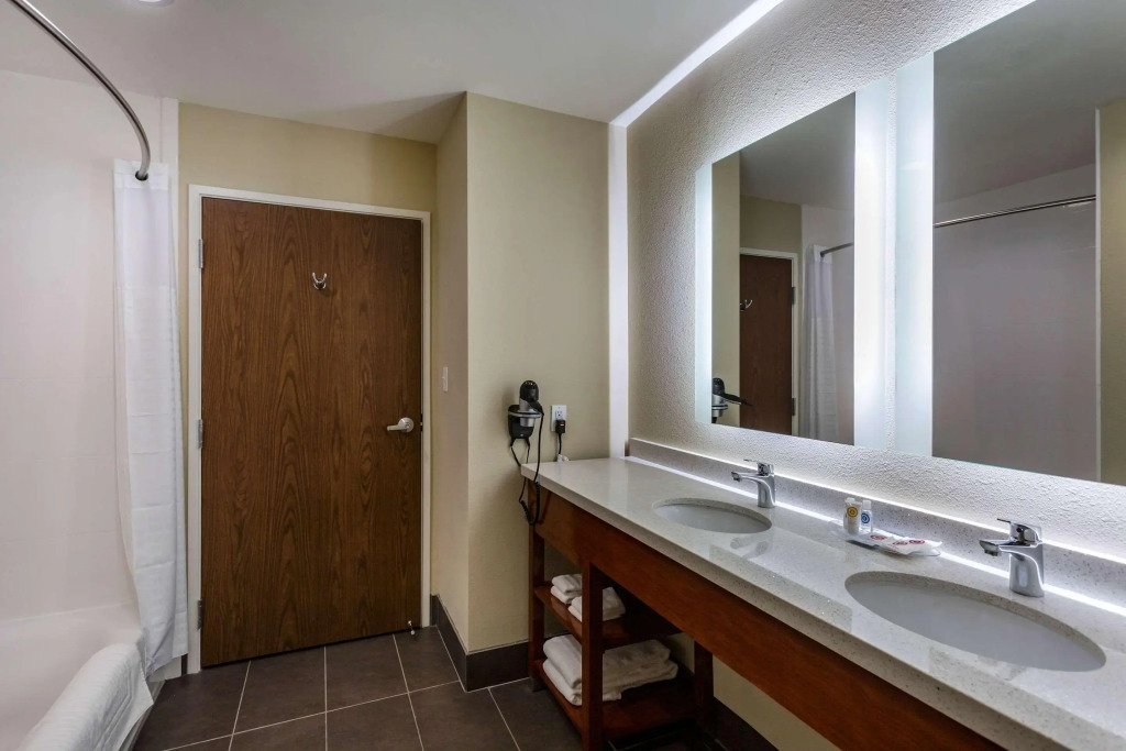 Comfort Suites Bowling Green Southeast