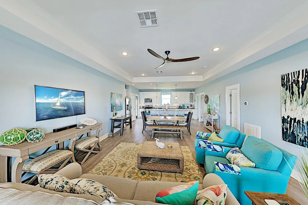 Gulf-view - Walk To Beach! 3 Bedroom Home