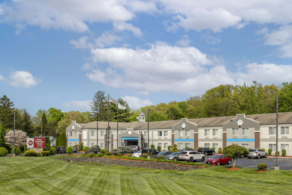 Best Western Plus New England Inn & Suites