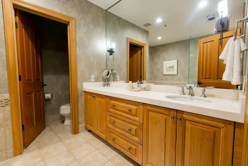 Premium Luxury Two Bedroom Suite with Mountain Views